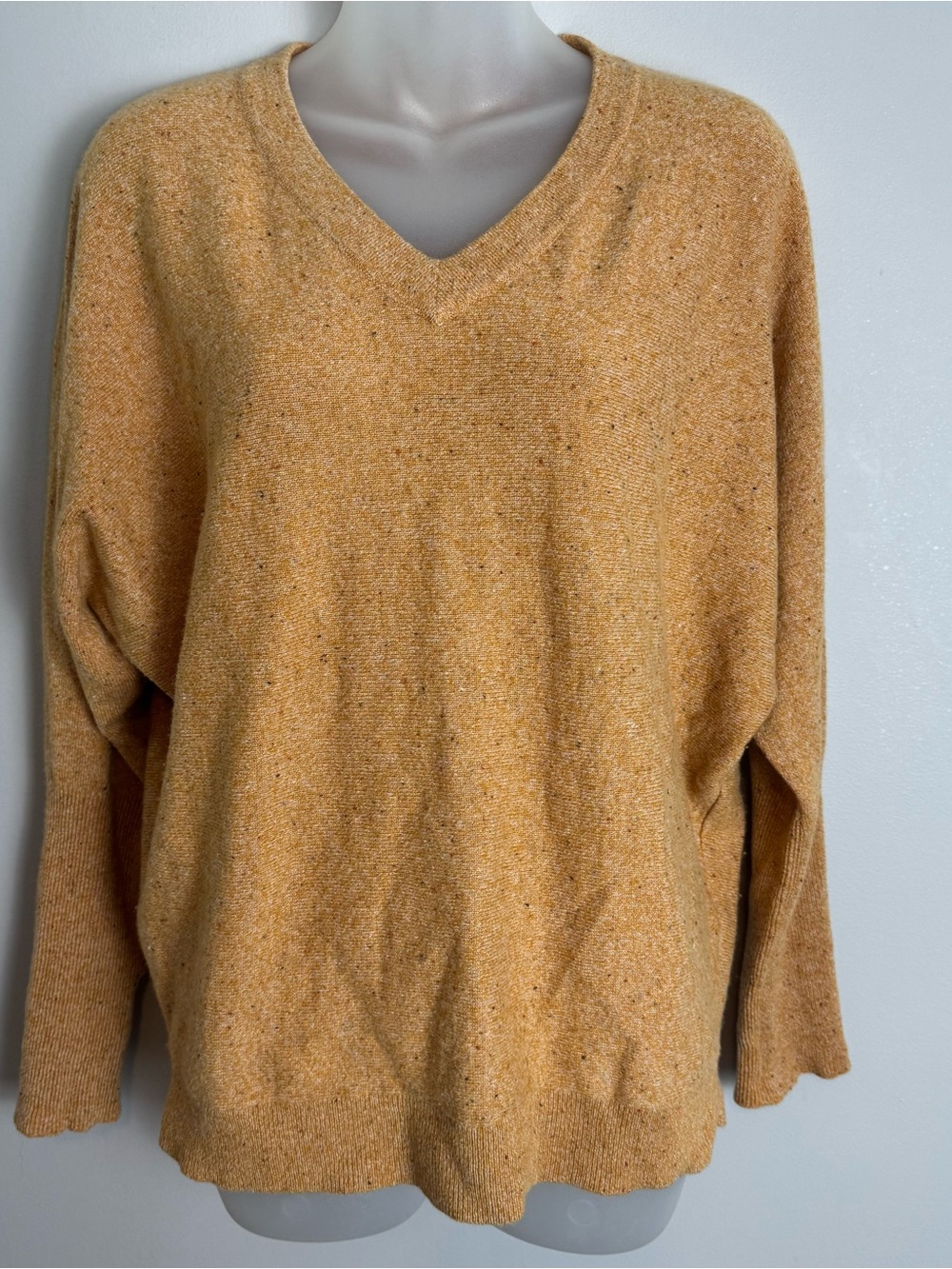 Garnet Hill 100% Cashmere Speckled Light Orange V-Neck Sweater Size Medium